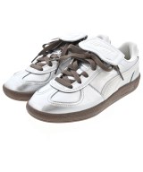 PUMA スニーカー