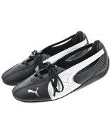 PUMA スニーカー