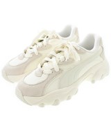 PUMA スニーカー
