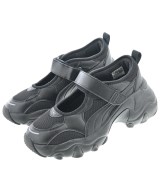 PUMA スニーカー