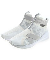 PUMA スニーカー