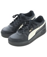 PUMA スニーカー