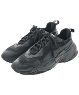 PUMA スニーカー