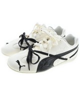 PUMA スニーカー