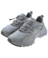 PUMA スニーカー
