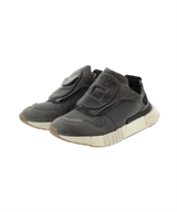 adidas スニーカー
