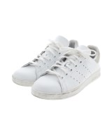 adidas スニーカー