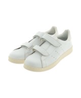 adidas スニーカー