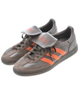 adidas スニーカー