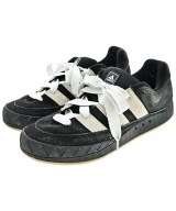 adidas スニーカー