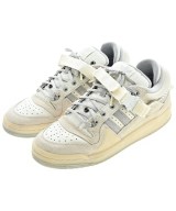 adidas スニーカー