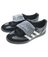 adidas スニーカー
