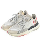 adidas スニーカー