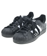 adidas スニーカー