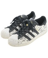 adidas スニーカー