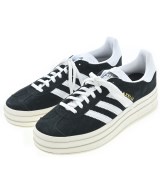 adidas スニーカー