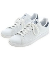 adidas スニーカー
