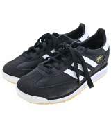 adidas スニーカー
