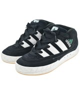 adidas スニーカー