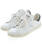 adidas スニーカー