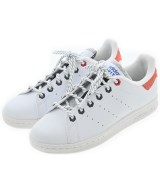 adidas スニーカー