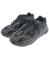 adidas スニーカー