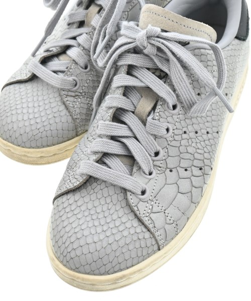 adidas（アディダス）スニーカー グレー サイズ:23.5cm レディース/2200617631323