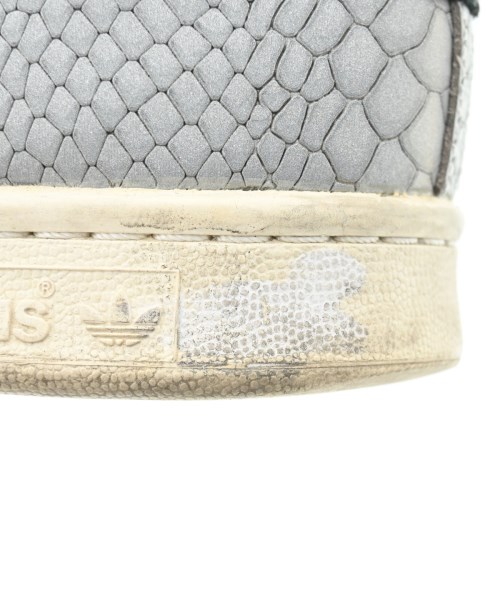 adidas（アディダス）スニーカー グレー サイズ:23.5cm レディース/2200617631323