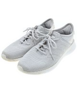 adidas スニーカー