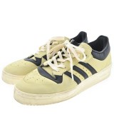 adidas スニーカー