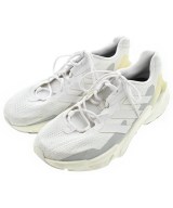 adidas スニーカー