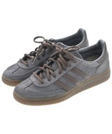 adidas スニーカー