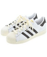 adidas スニーカー