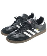 adidas スニーカー