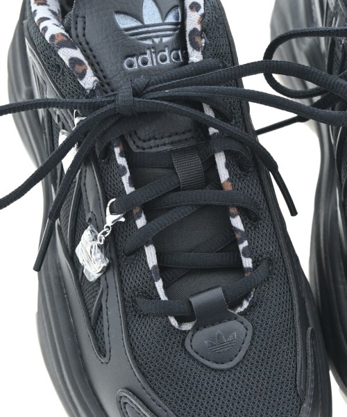 adidas（アディダス）スニーカー 黒 サイズ:25cm レディース/2200643200074