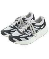 adidas スニーカー