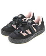 adidas スニーカー