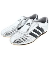 adidas スニーカー