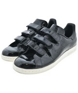adidas スニーカー