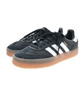 adidas スニーカー