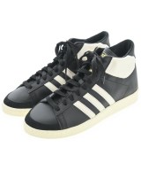 adidas スニーカー