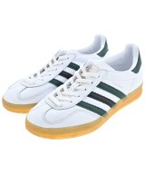 adidas スニーカー