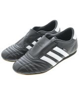 adidas スニーカー