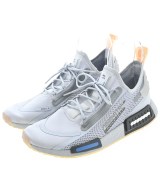 adidas スニーカー