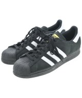 adidas スニーカー