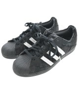 adidas スニーカー