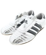 adidas スニーカー