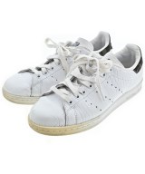 adidas スニーカー