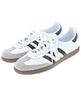 adidas スニーカー