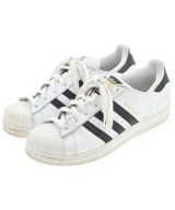 adidas スニーカー